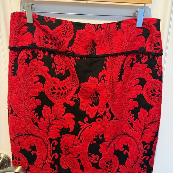 Sara Campbell Red and Black Floral Pencil Skirt